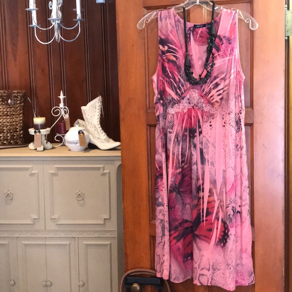 Dress Apt. 9